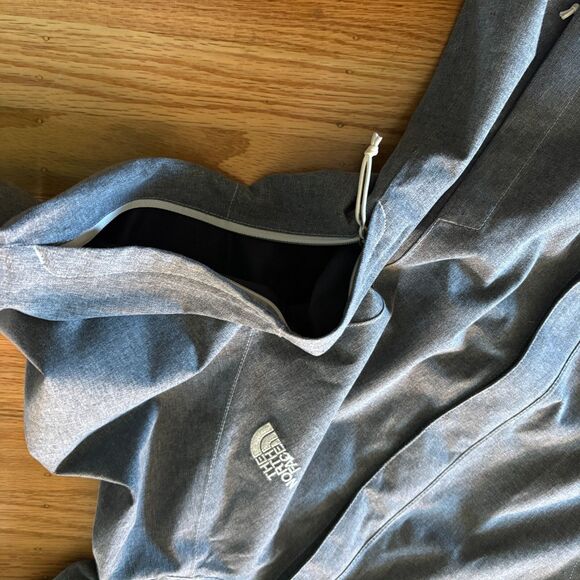 THE NORTH FACE Hyvent 2.5L Gray Performance Jacket/Raincoat Womens Size Medium - Picture 6 of 9